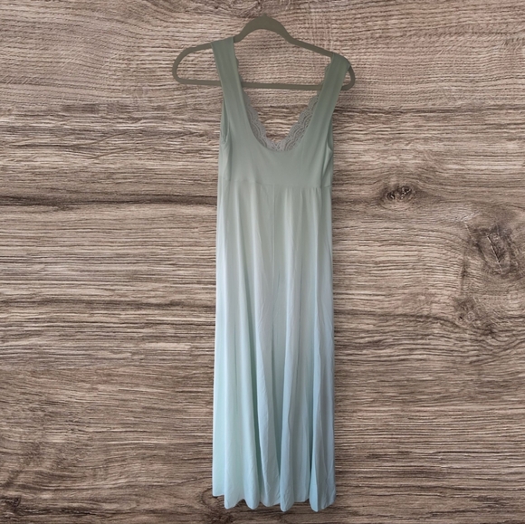 Vintage 70s Olga Peignoir Set In Mint - Picture 4 of 9